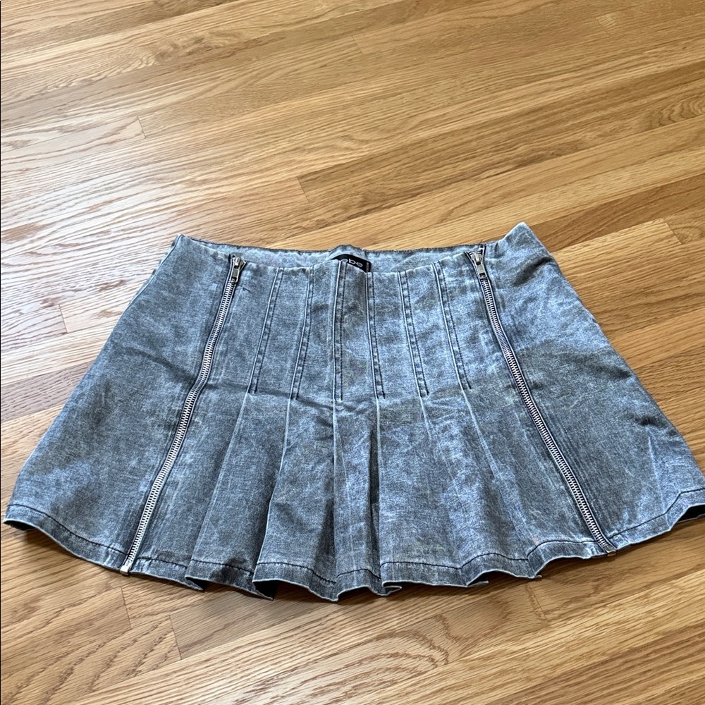 Metallic Pleated Skirt